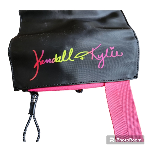 Nwot Kendall & Kylie Make up Waist bag - Picture 2 of 10